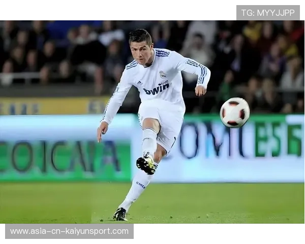 足坛第一人的含金量！C罗专访辟谣身家破10亿：很多年前就有了，足球队c罗